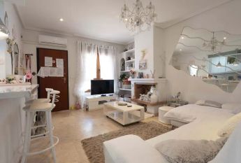 Alquiler de chalet adosado en La Dolores, 9