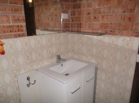 Cosy one bedroom unit - Photo 3