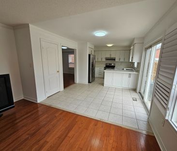 For Lease - 30 Hiram Johnson Road, Whitchurch-Stouffville, Ontario - Photo 6