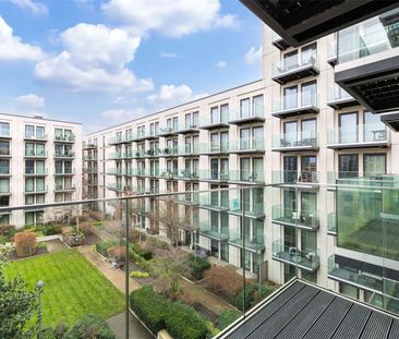 Royal Crest Avenue, London, E16 flat to rent - Photo 2