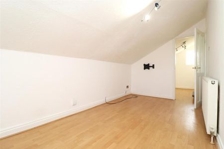 3 bedroom detached house to rent - Photo 4