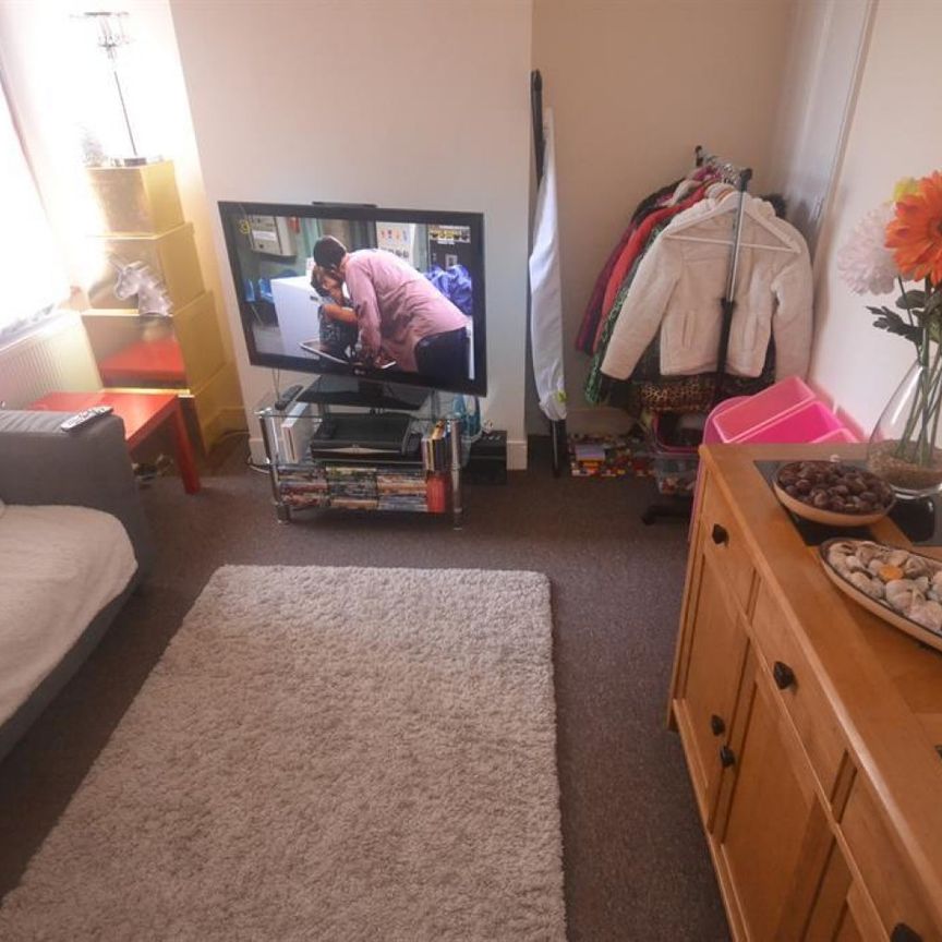 1 bedroom Flat To Let - Photo 1