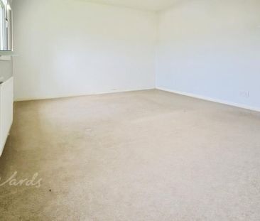 2 bedroom end of terrace house to rent - Photo 3