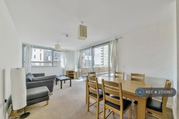 1 bedroom in a flat share to rent - Photo 1