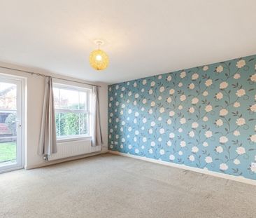 Waltham Gardens, Banbury - Photo 3