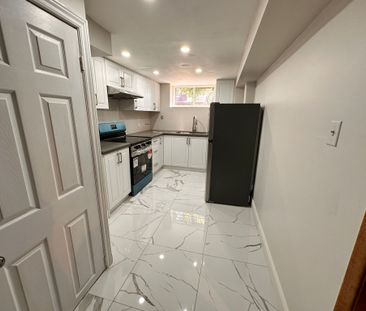 For Lease - 404 Trent Street, Whitby, Ontario - Photo 5