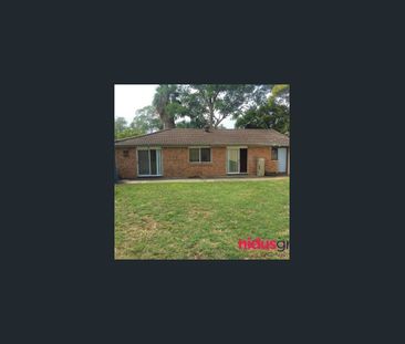 3 Bedroom House with Comfortable Living Spaces - Photo 4