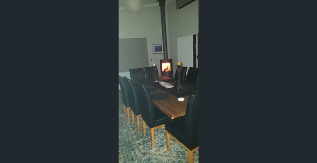 Luxury Fully Furnished home with Lockable Caravan Storage 6 Months -24 month Term - Photo 1