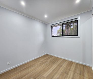 Quiet granny flat conveniently located - Photo 1