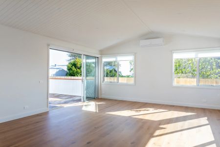 Coastal Luxury with Lighthouse Views & Self-Contained Studio - Photo 3