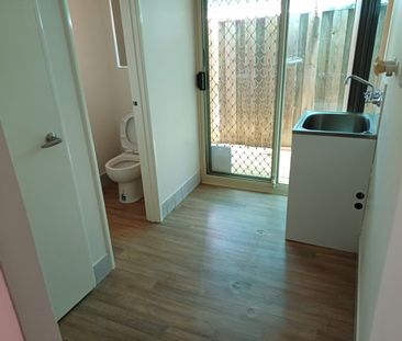 Spacious 4 Bedroom 2 bathroom Family Home - Photo 6
