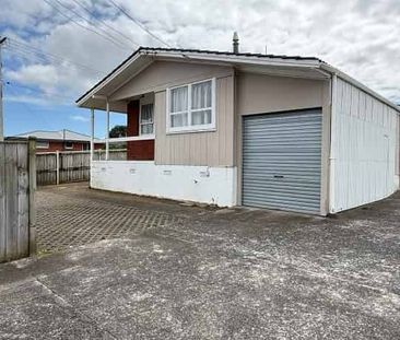 2 Bedroom Home with Warm, Sunny & Convenient Living - Photo 3