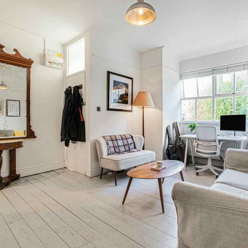 Kemerton Road - Photo 1