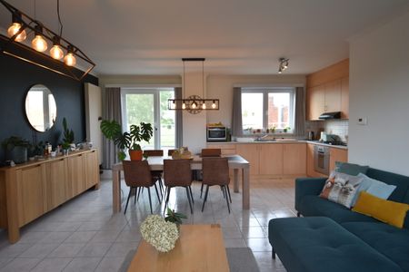 Gezellige woning met terras nabij het centrum van Nieuwkerken-Waas - Photo 4