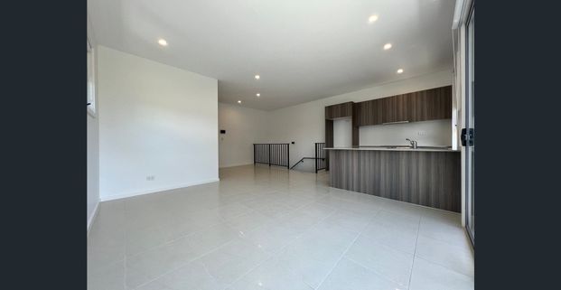 Top Level Unit ! - Photo 1