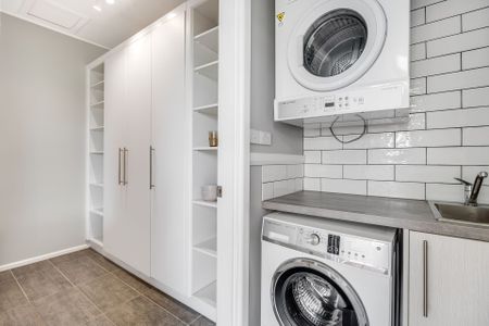 Beautifully Fully Furnished Hidden Gem in Central Lavington - Photo 5