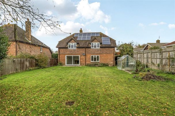 4 bedroom detached house to rent - Photo 1