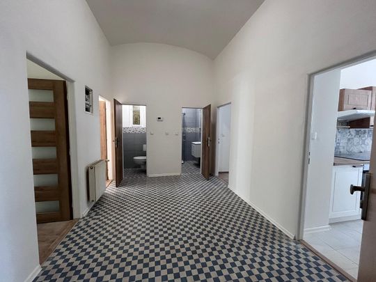 Pronájem bytu 3+1 82 m² - Fotografie 1