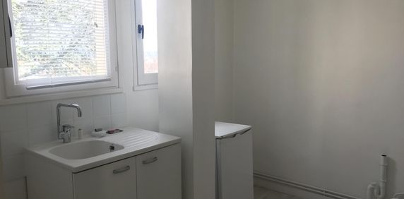 Location Appartement 2 pièces 54m² CHAMALIERES 63400 - Photo 2