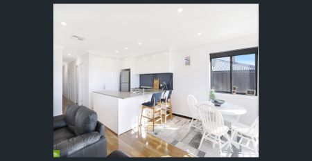 "Fully Furnished 3 bedroom Townhouse... Just move in and start living!" - Photo 3