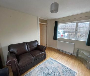1 bedroom ground floor flat to rent - Photo 2