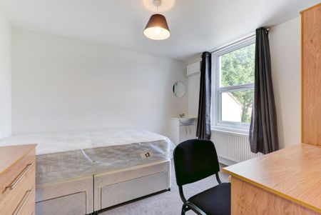 6 bedroom house to rent - Photo 3