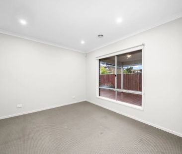 14 Blackberry Street, Manor Lakes. - Photo 5