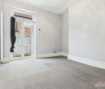 Terraced House to rent on - Photo 3