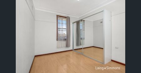 Spacious Four Bedroom Family Home - Photo 4