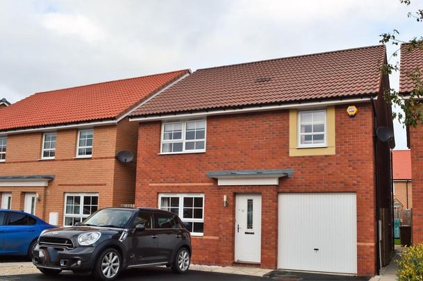 4 bedroom detached house to rent - Photo 1