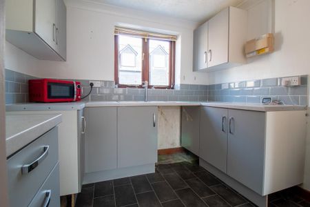 2 bedroom flat to rent - Photo 3