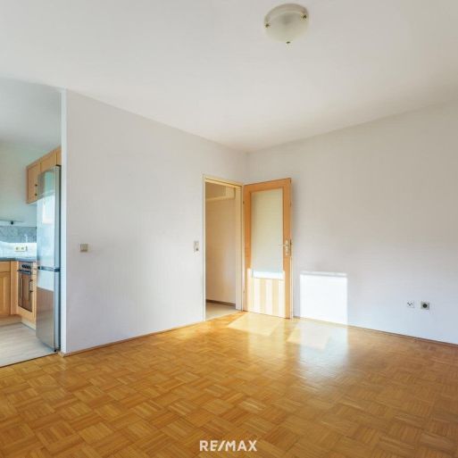 Komfortable 2-Zimmer-Wohnung mit Tiefgarage und Lift zur Miete - Photo 1