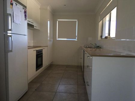 Modern & Convenient Semi-Furnished Unit - Photo 4