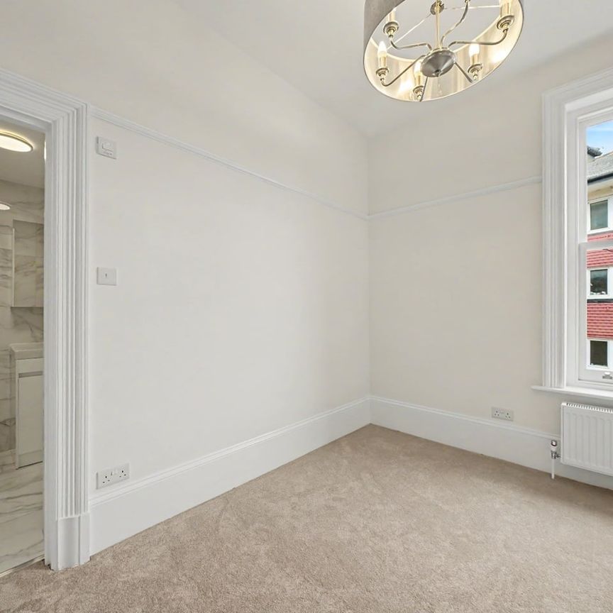 2 Bed Flat, St Johns Park, SE3 - Photo 1