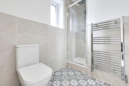 4 bedroom detached house to rent - Photo 4
