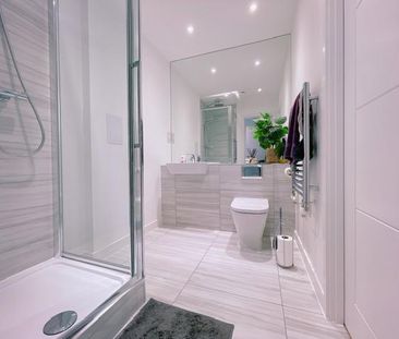 1 bedroom in a flat share to rent - Photo 5