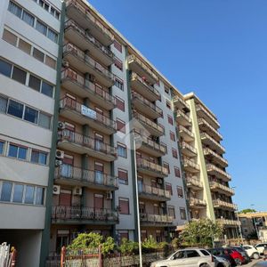 6 locali in affitto - Photo 2
