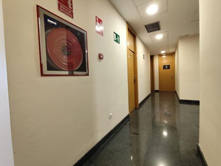 Sevilla, Andalusia 41015 - Photo 2