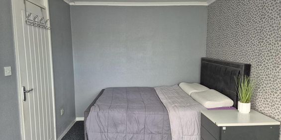 3 bedroom end of terrace house to rent - Photo 3