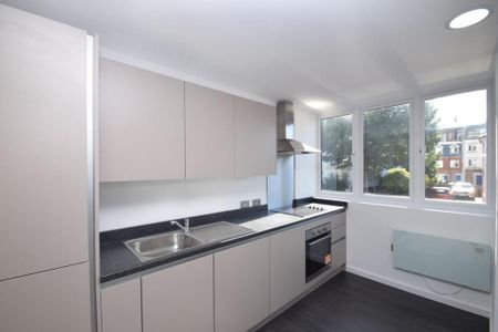 2 bedroom apartment to rent - Photo 4