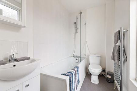 House share to rent - Photo 4