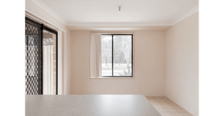 Three Bedroom home in Fantastic Location! - Photo 2