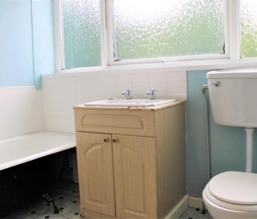 3 bedroom end of terrace house to rent - Photo 6