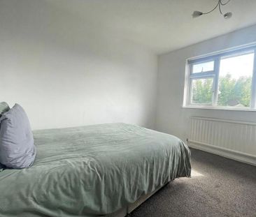 4 bedroom semi-detached house to rent - Photo 6