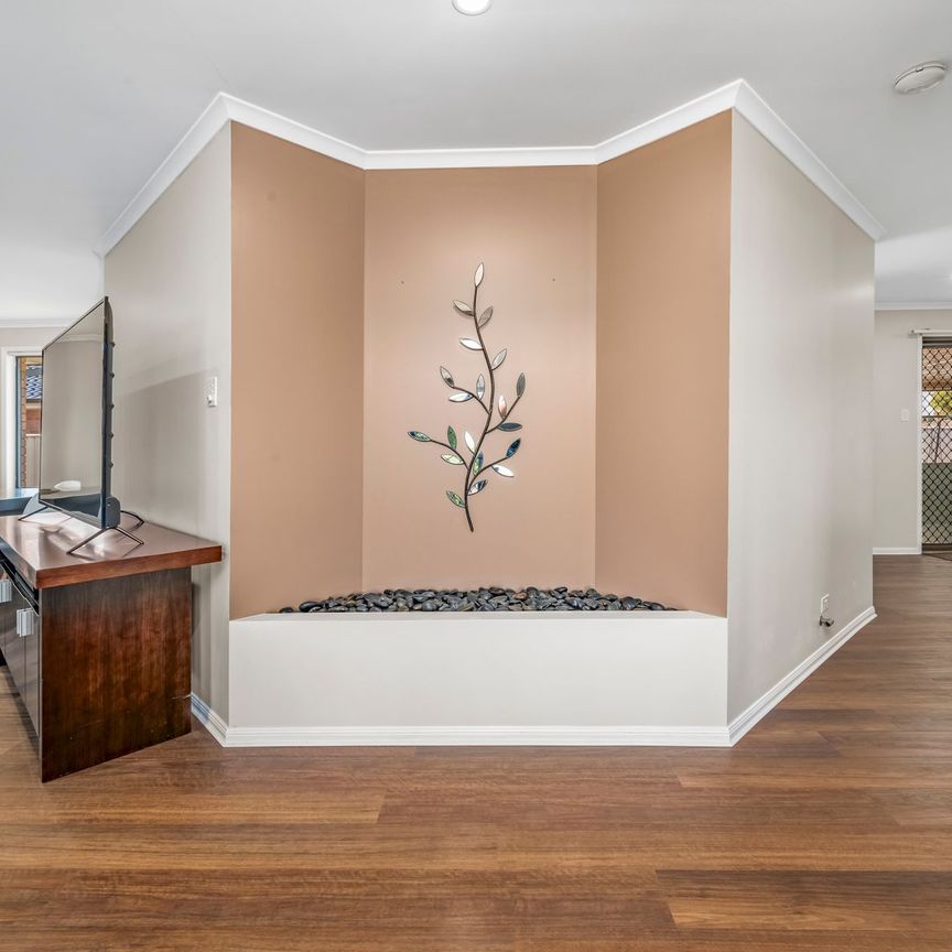 Family Living in Metford – Space, Style & Comfort - Photo 1