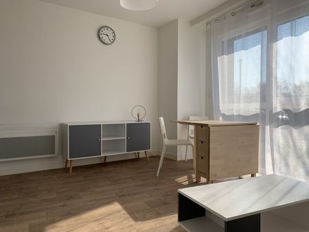 Location Appartement 1 pièce 24m² ROSIERES PRES TROYES 10430 - Photo 4