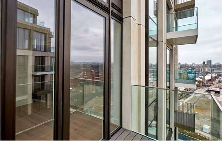 Available now and new to the market this stunning three bedroom two bathroom apartment located in London Dock. - Photo 2