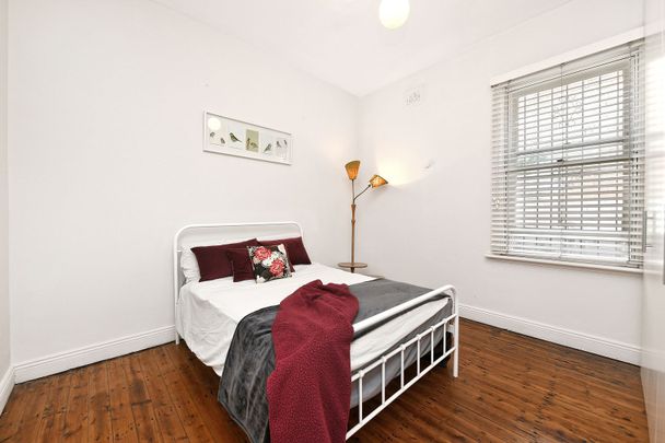 Generous three bedroom home in a super convenient location - Photo 1