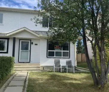 3Bed townhome Duplex | Calgary - Photo 1
