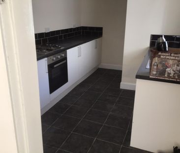 3 bedroom terraced house to rent - Photo 6